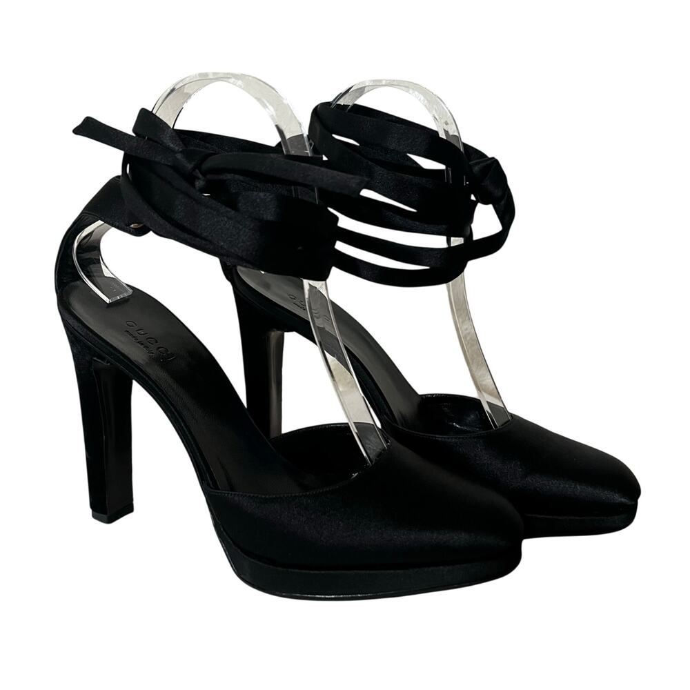 Tom Ford for Gucci 2004 Runway farewell vintage black satin velvet pumps 7B